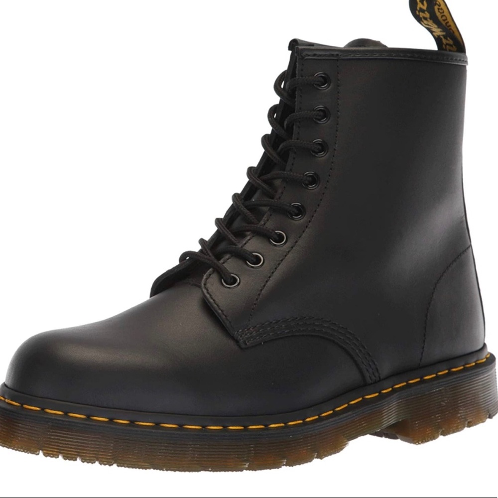 DR MARTENS LEATHER BOOTS